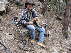 Glorieta Expeditions - Patrick Hermann finds a 3.5kg pallasite.